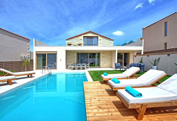 Villa Silentium Evilia: Building Exterior, Outdoor, Pool