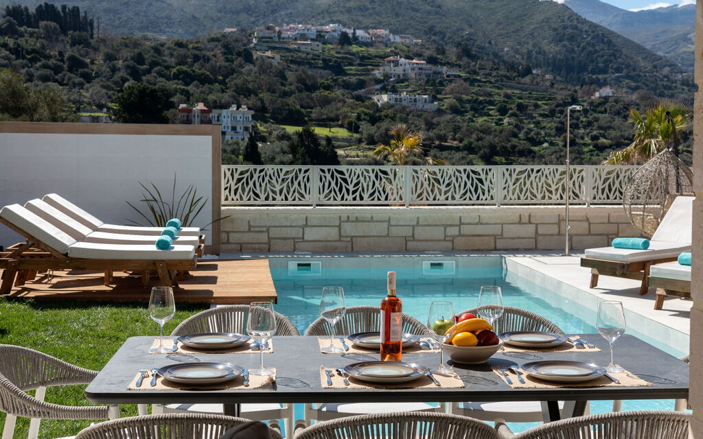 Villa Silentium Evilia: Have, pool, Udendørs, Udvendige