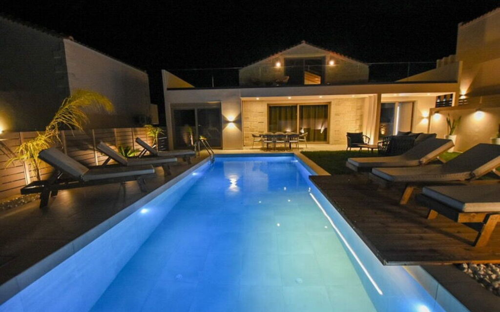 Villa Silentium Evilia: Have, pool, Udendørs, Udvendige