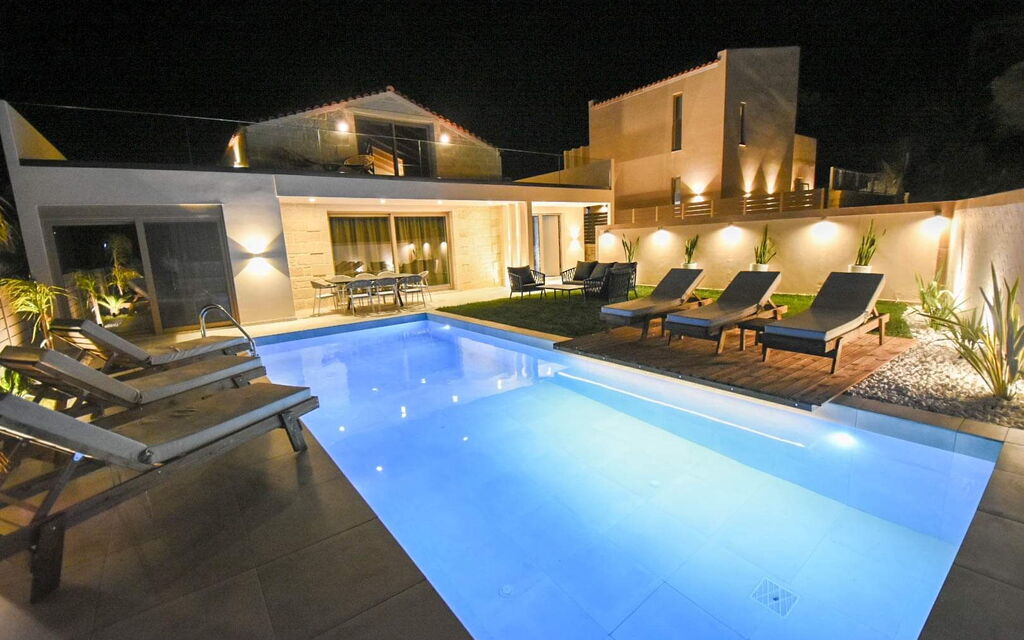 Villa Silentium Evilia: Have, pool, Udendørs, Udvendige