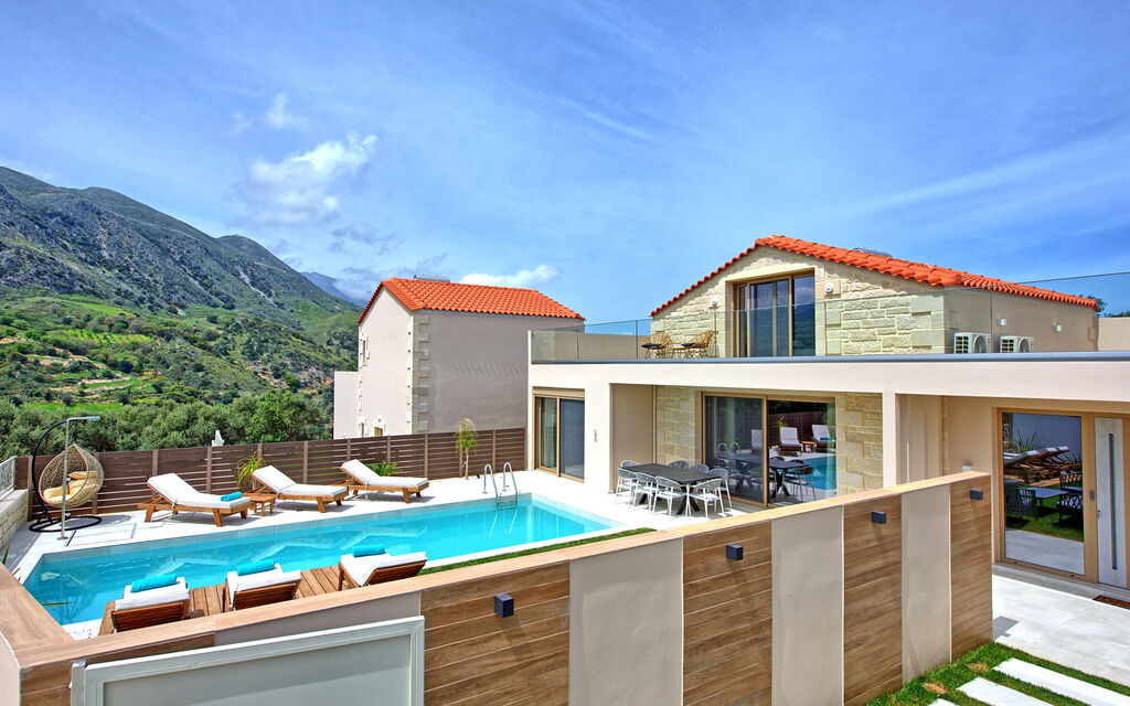 Villa Silentium Evilia: pool, Udendørs, Udvendige