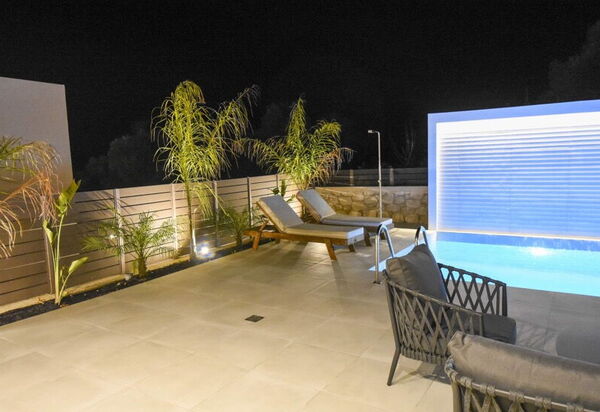 Villa Silentium Ionia: pool, Udvendige