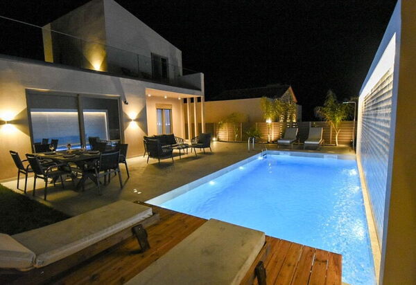 Villa Silentium Ionia: pool, Udvendige