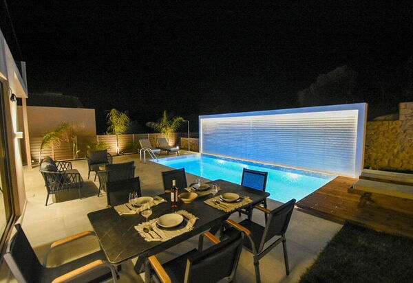 Villa Silentium Ionia: pool, Udvendige