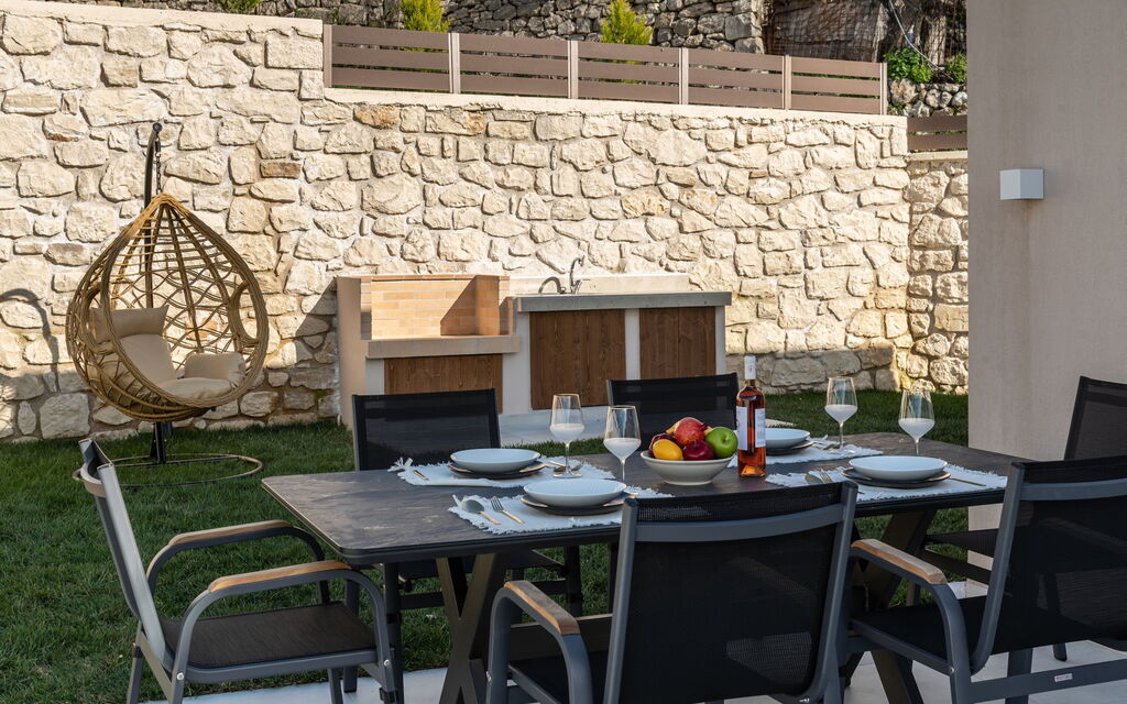 Villa Silentium Ionia: Балкон / Терраса / Патио, Открытый, Сад