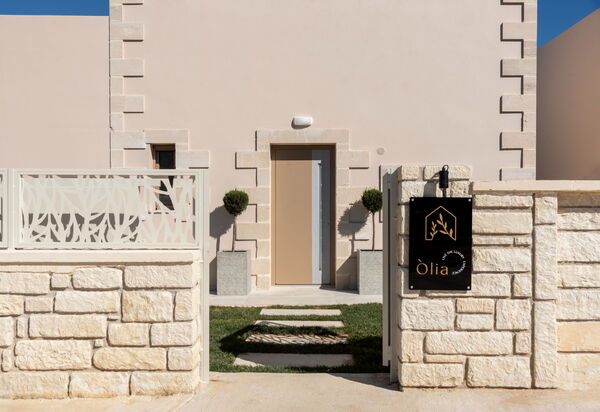 Villa Silentium Olia: Building Exterior, Main Entrance, Outdoor