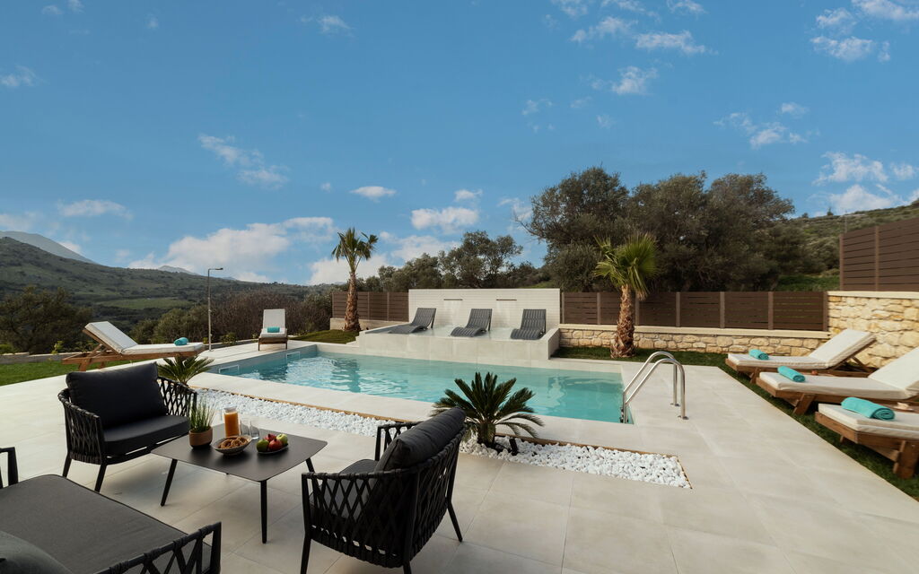 Villa Silentium Olia: Building Exterior, Outdoor, Pool