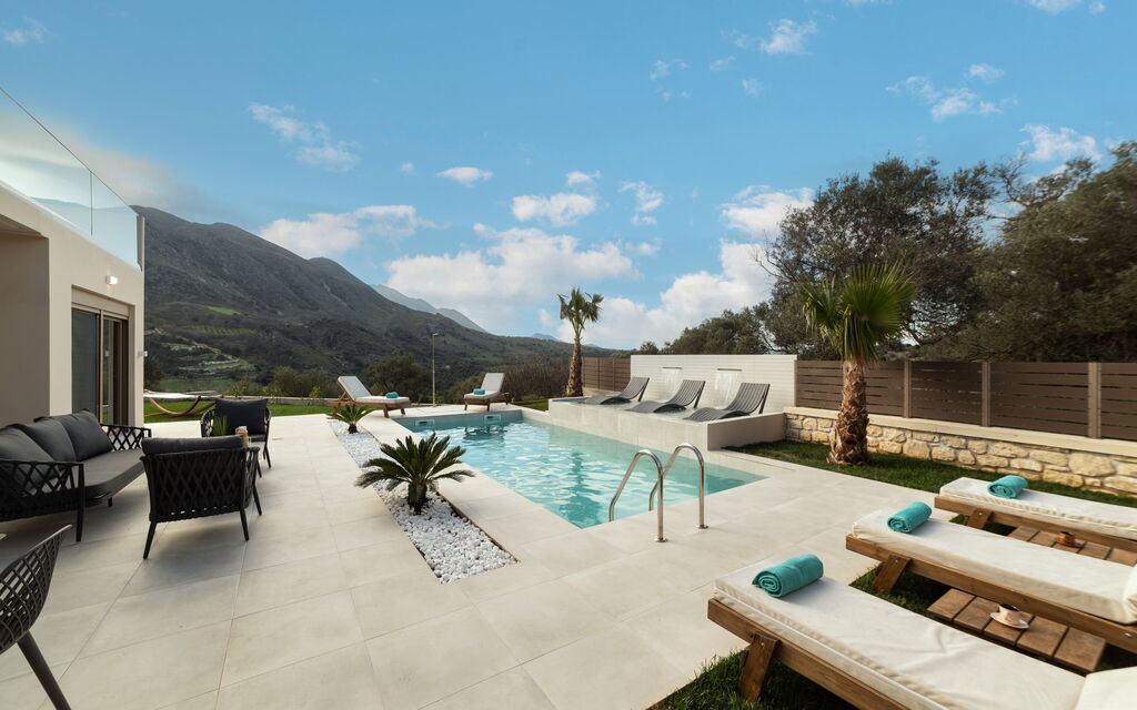 Villa Silentium Olia: Building Exterior, Outdoor, Pool