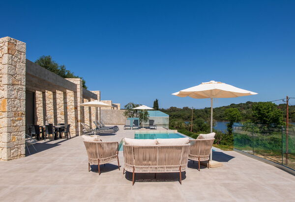 Villa Otter: Building Exterior, Outdoor