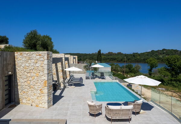 Villa Otter: Outdoor, Pool, Scenic View