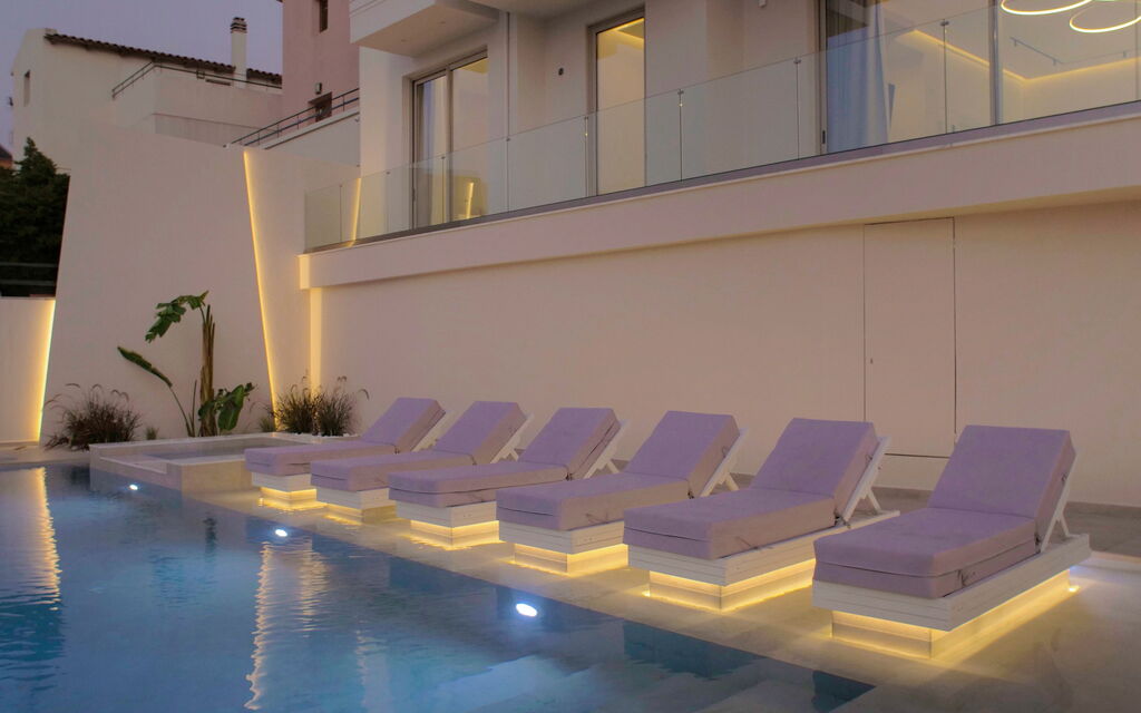 Seaview Lux: all'aperto, Piscina