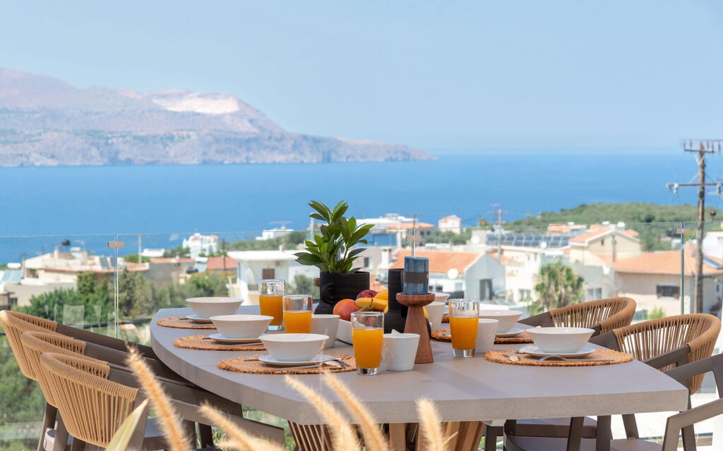 Seaview Lux: all'aperto, Esterni