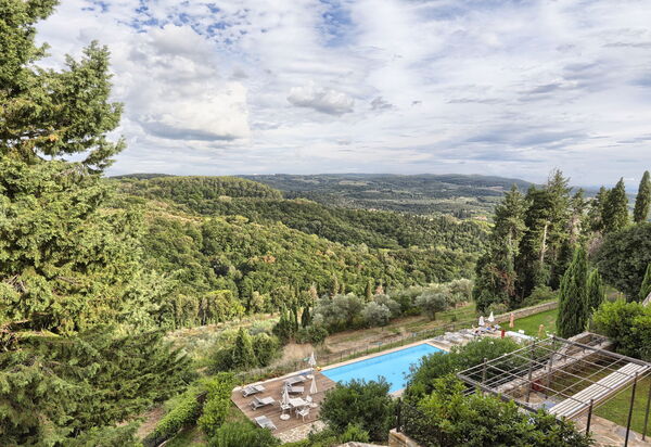 Il Borgo: бассейн, Взгляды, Открытый