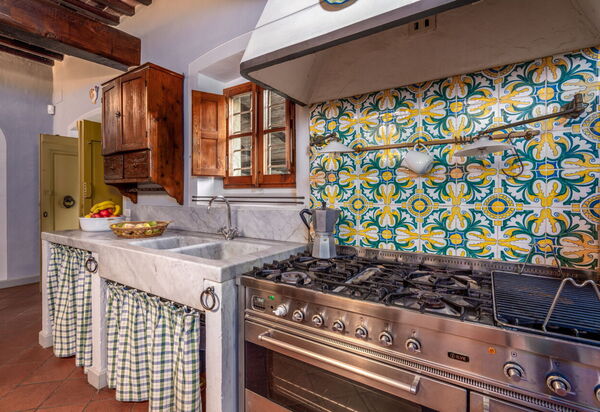 Villa Bellostare: Küche