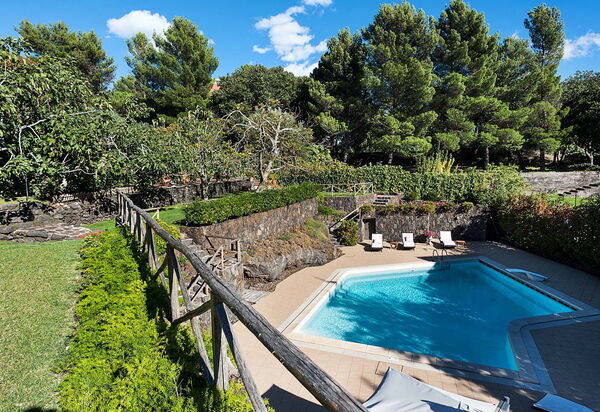 Villa Montefiore: Buitenkanten, Buitenshuis, Tuin, zwembad