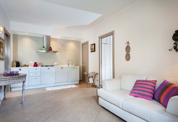 Villa Montefiore: Keuken, Woonkamer