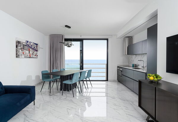 Villa Hermes: Küche, Wohnzimmer