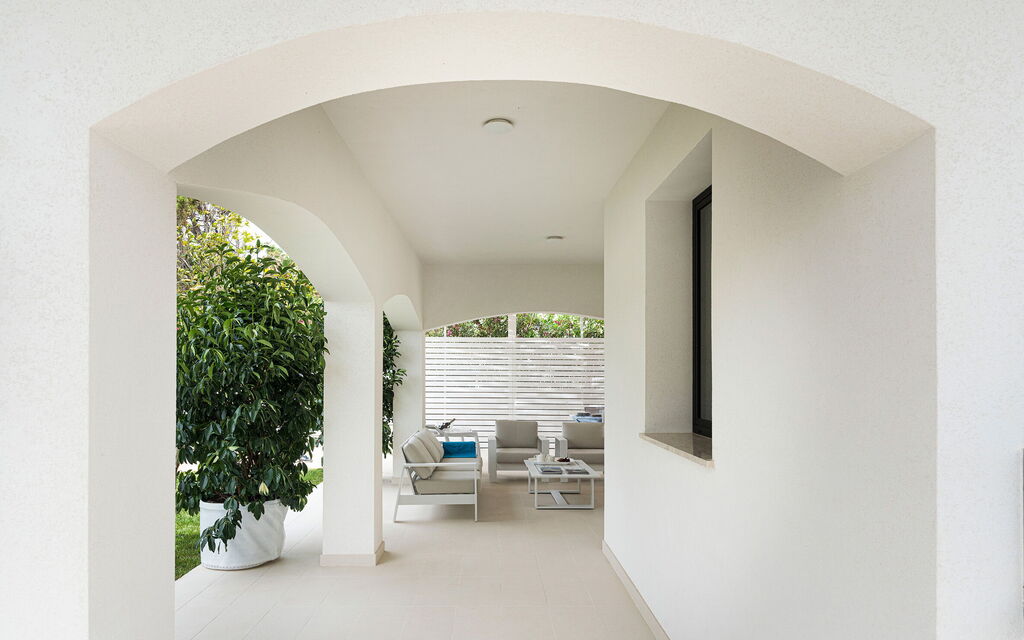 Villa Hermes: Building Exterior