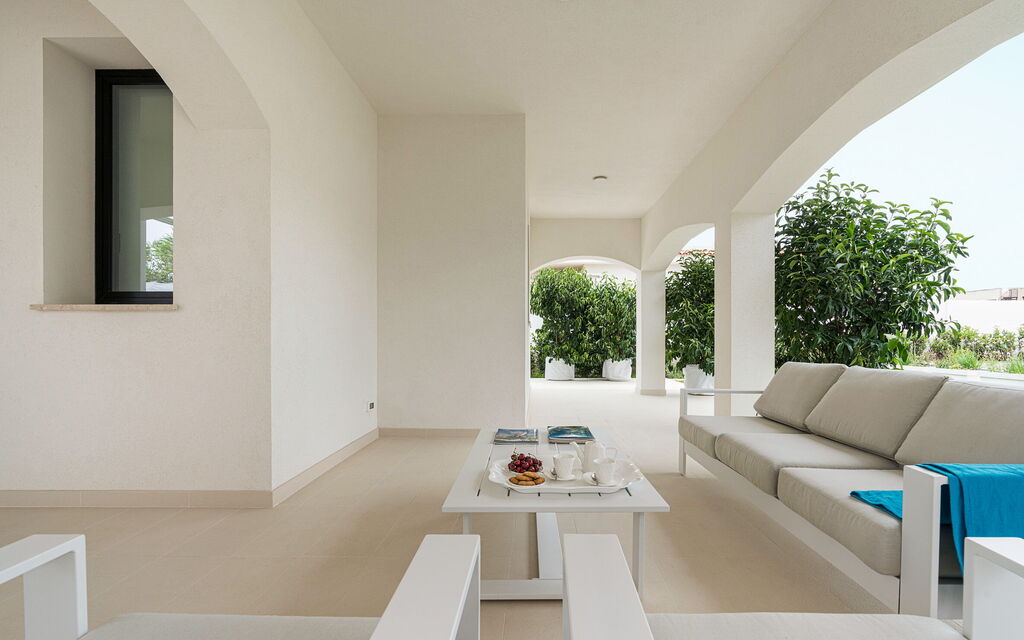 Villa Hermes: Building Exterior