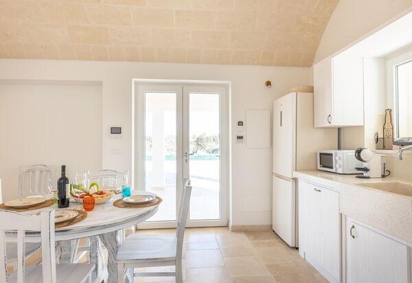 Trullo Adea: Esszimmer, Küche