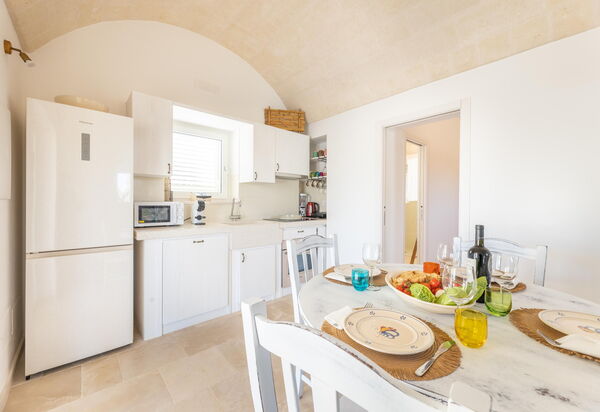 Trullo Adea: Esszimmer, Küche