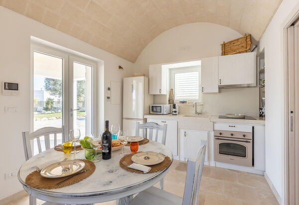 Trullo Adea: Esszimmer, Küche
