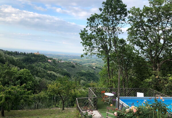 La Nocciola: Draussen, Schwimmbad