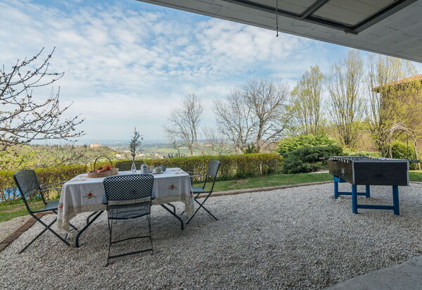 La Nocciola: Ansichten, Außen, Draussen