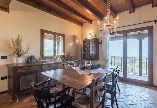 La Nocciola: Esszimmer, Wohnzimmer