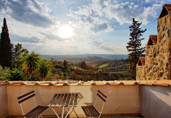 Santo Stefano: Ansichten, Draussen