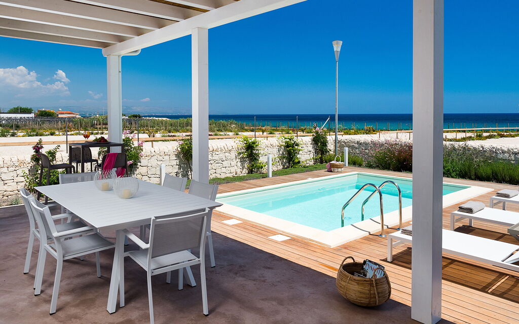 Villa San Lorenzo Fico D'india: Building Exterior, Outdoor, Pool