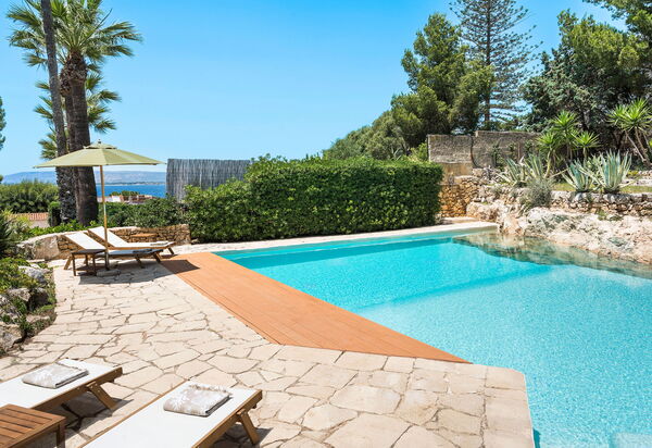 Villa Madda: Draussen, Schwimmbad