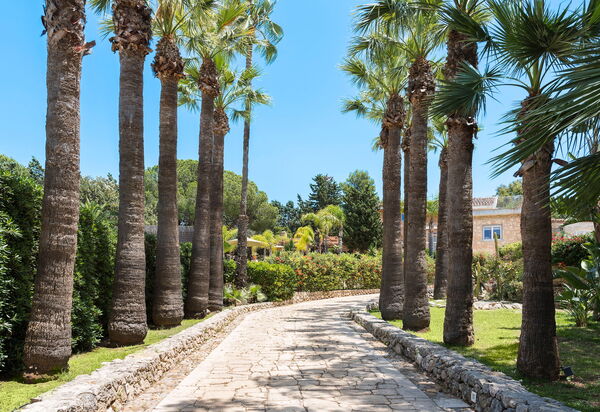 Villa Madda: Draussen, Garten