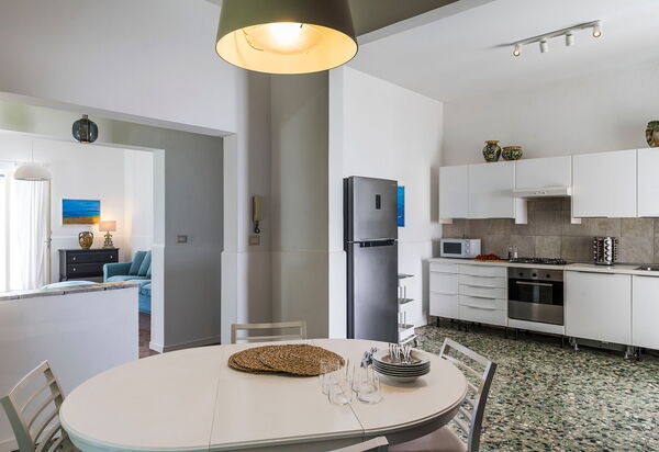 Brezza Marina: Esszimmer, Küche