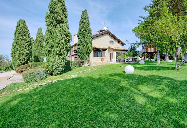 Villa Tagliaferri: Außen, Garten