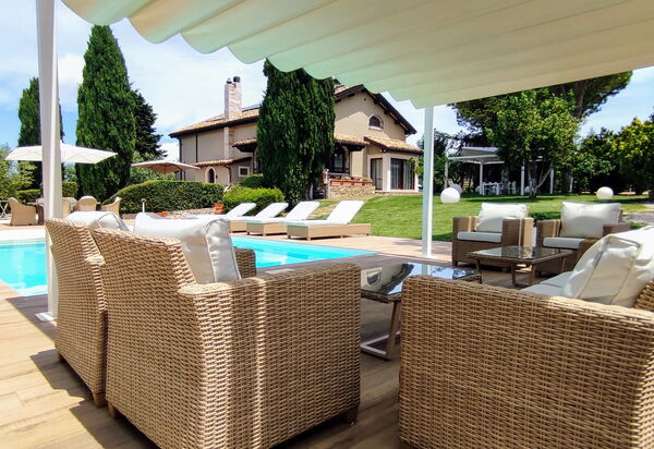 Villa Tagliaferri: Garten, Schwimmbad