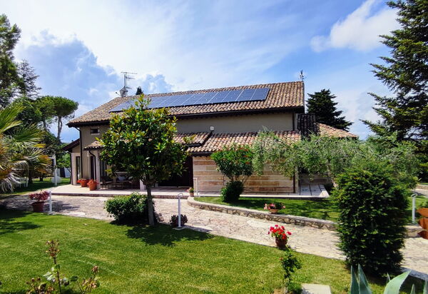 Villa Tagliaferri: Außen, Garten