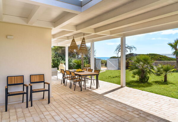 Villa Azulea: Balkon / Terrasse / Patio