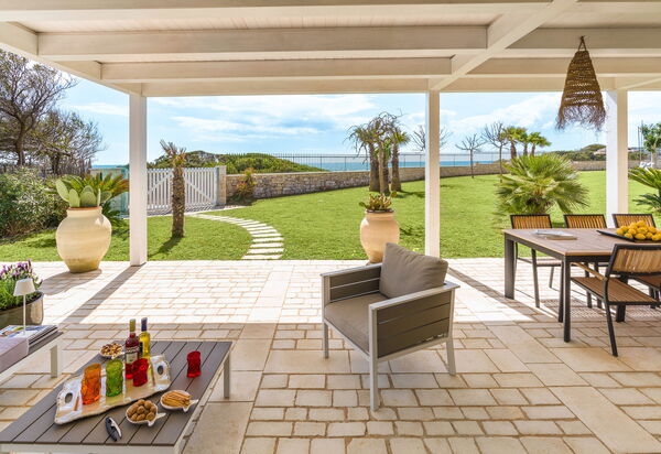 Villa Azulea: Balkon / Terrasse / Patio, Garten