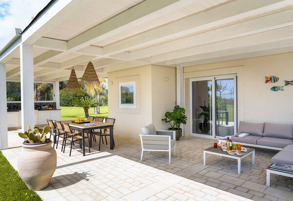 Villa Azulea: Balkon / Terrasse / Patio