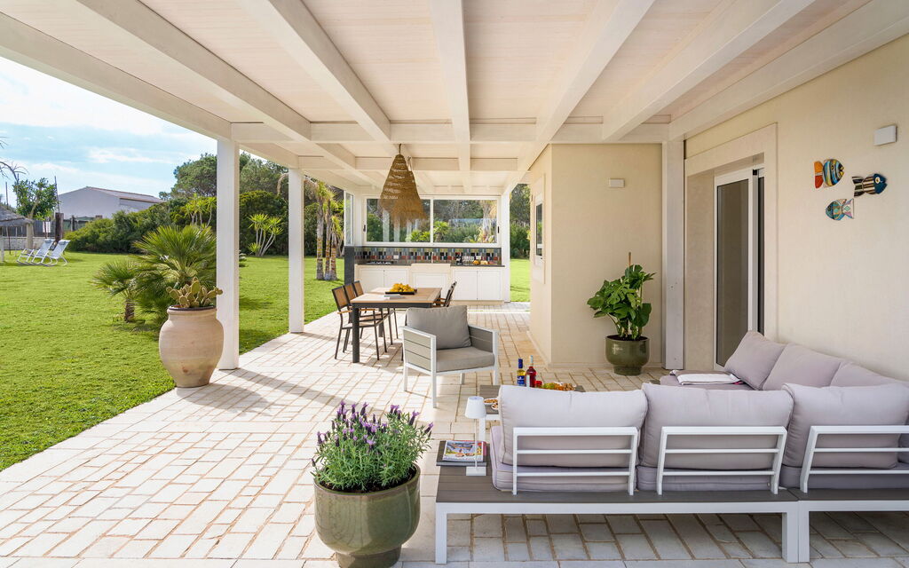 Villa Azulea: Balcony / Terrace / Patio