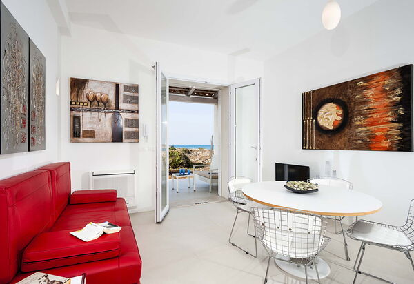 Villa Capo Passero: Küche, Wohnzimmer