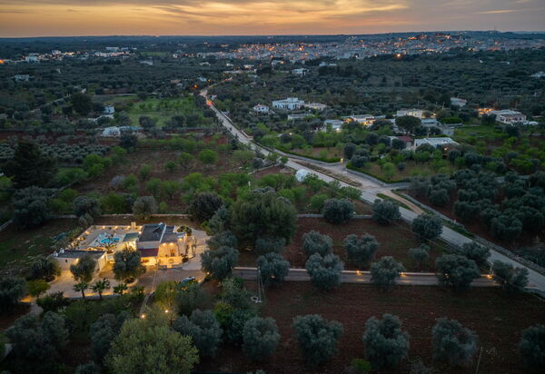 Villa Narkive: Außen