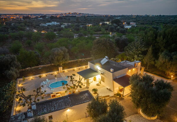 Villa Narkive: Außen