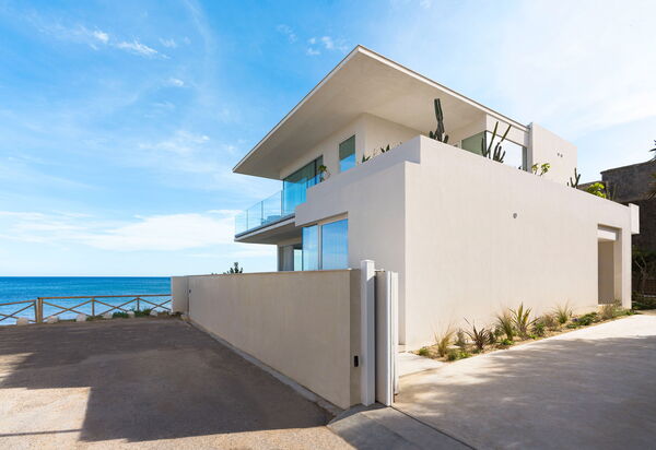 Bedda Matri: Hoofdingang