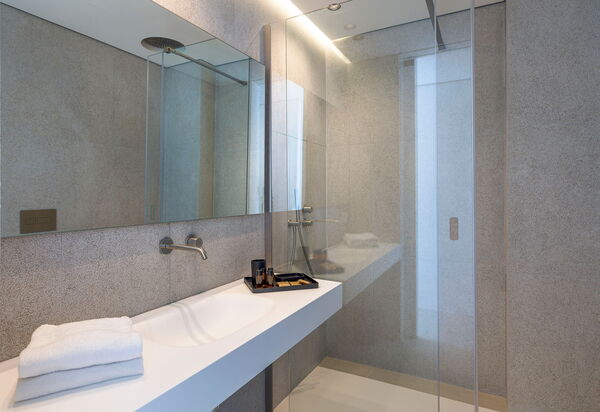 Bedda Matri: Badkamer