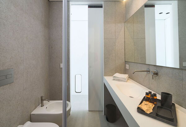 Bedda Matri: Badkamer