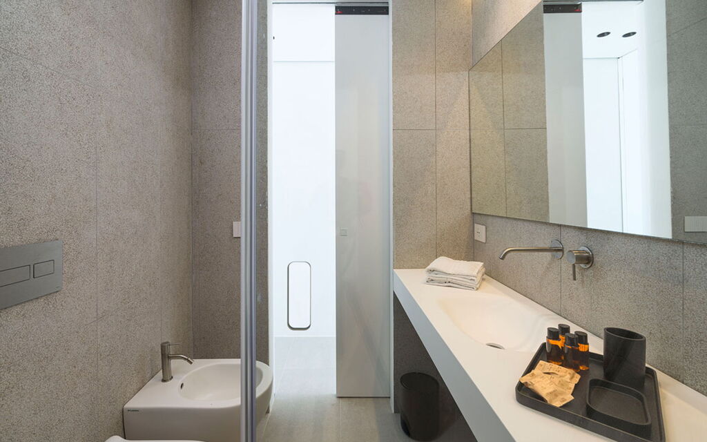 Bedda Matri: Bagno