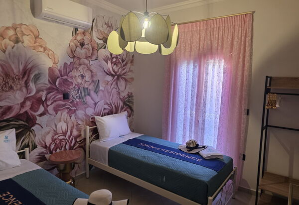 John Residence: Bedroom