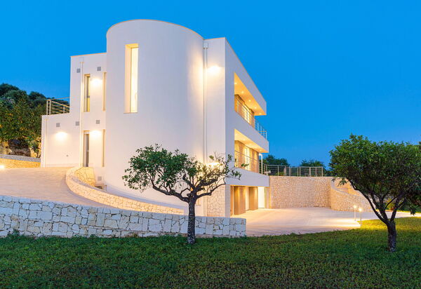 Villa Anna Plemmirio: Buitenkanten, Buitenshuis